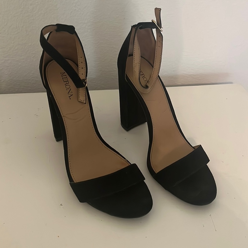 Womens black heels